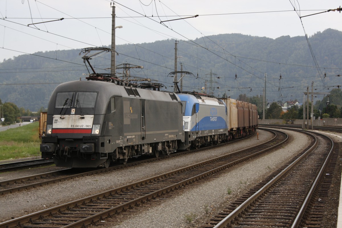 So gegen 16:15 fhrt mehrmals pro Woche ein Hackschnitzel-Leerzug ab Gratwein () in Richtung Norden ab. Der ist oft mit privaten Loks bespannt. Am 04.10.2013 waren das die MRCE-061 und die Adria-922.