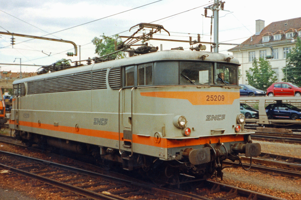 Solofahrt für 25209 durch Mulhouse am 27 Juli 1999.