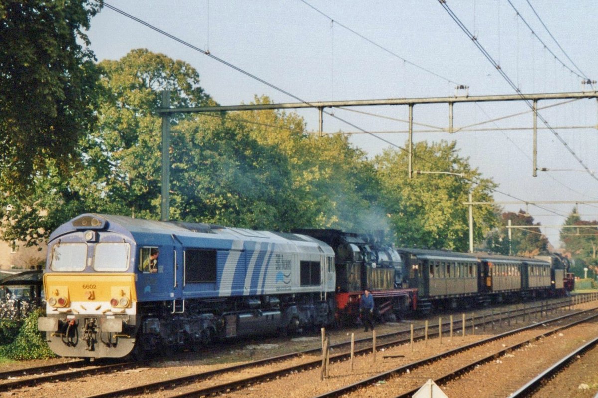 Sonderzug mit ERS 6602 treft am 14 Oktober 2006 in Dieren ein.