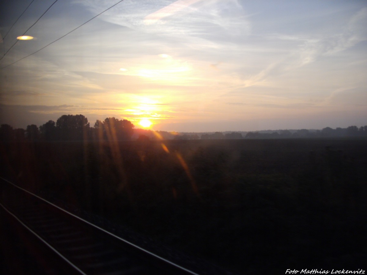 Sonnenaufgang ber der Insel Rgen am 31.8.13