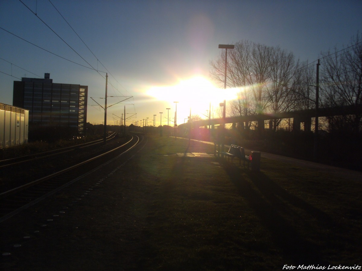 Sonnenuntergangsstimmung aufm Bahnhof Stralsund Rgendamm am 26.11.13