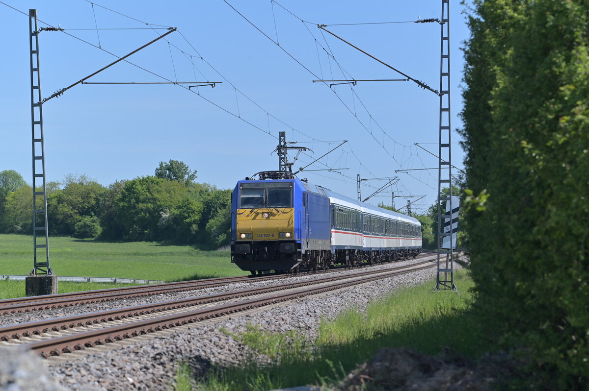 SRI 146 522 für TRI ist mit dem RE8 Ersatzzug gen Stuttgart unterwegs, als ich ihn bei Hohenstadt ablichten konnte am 11.5.25