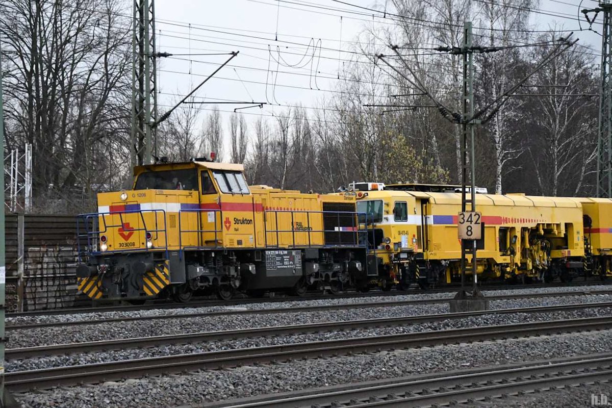 SRM 275 308-9 zog eine stopfmaschine durch harburg,18.03.21