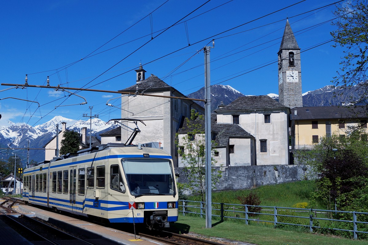 SSIF/FART: ABe 4/6 61 als Zusatzzug für den  D 47 P bei der Einfahrt in den Bahnhof Trontano am 2. Mai 2015. 
Foto: Walter Ruetsch