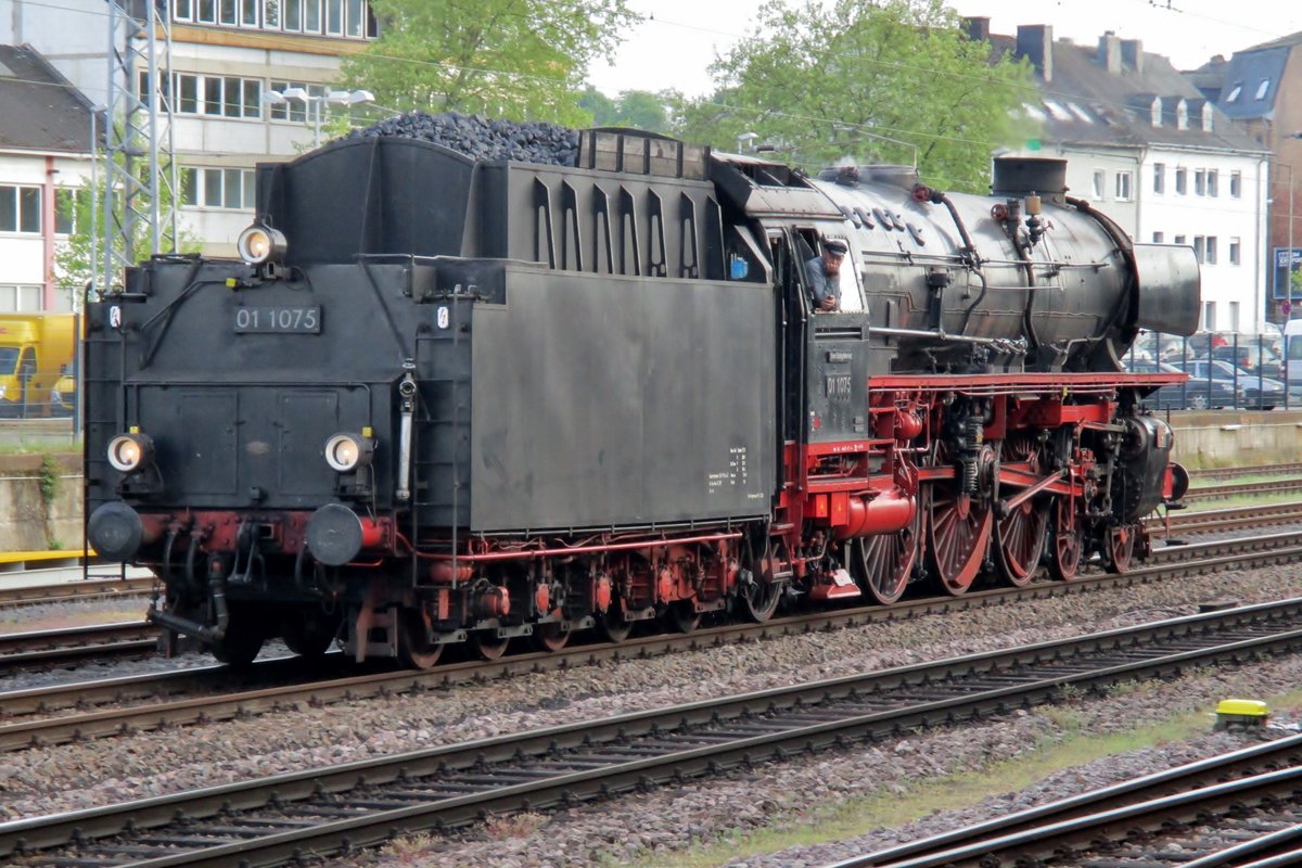 SSN 01 1075 lauft um in Trier ein am 28 April 2018. 