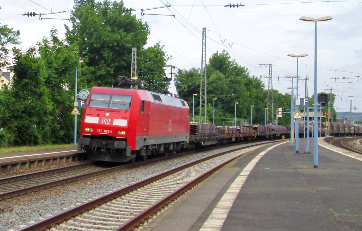 Stahlzug mit 152 103 durchfahrt Remagen am 19 September 2014.