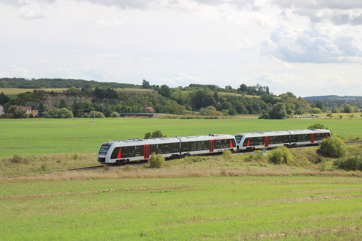 Start Mitteldeutschland 1648 402 + 1648 412 als RB 80558 von Naumburg (S) Ost nach Ro�leben, am 13.09.2025 bei Kleinjena.