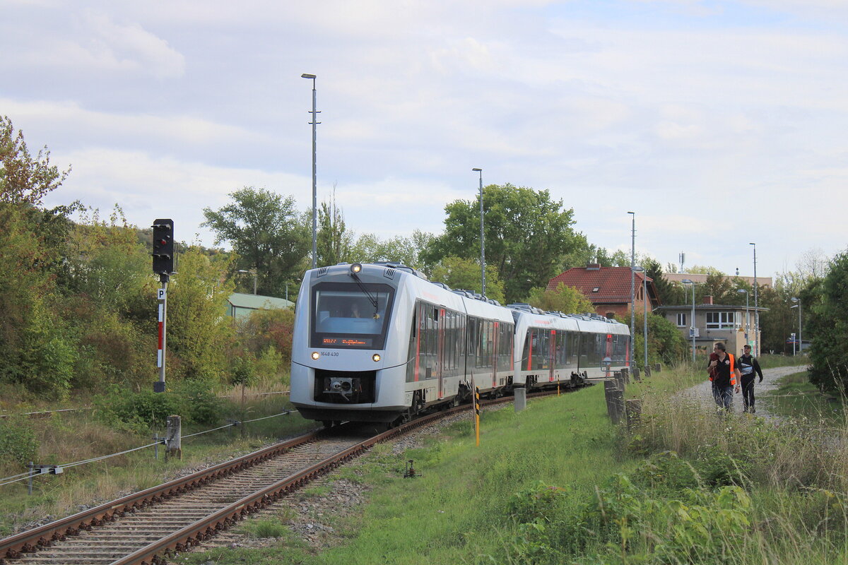 Start Mitteldeutschland 1648 430 + 1648 432 als RB 80562 von Naumburg (S) Ost nach Roßleben, am 13.09.2025 in Karsdorf.