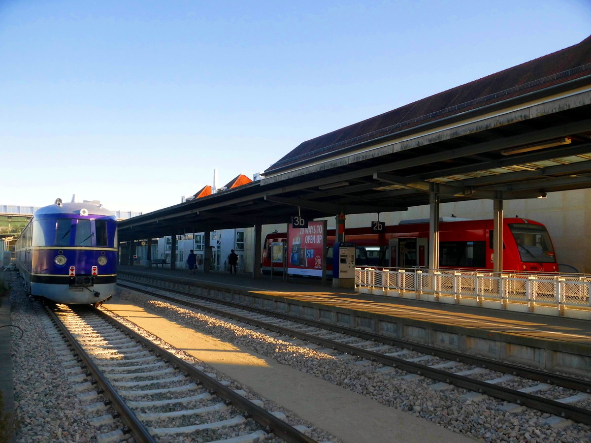 SVT 137 234 und 650 XXX im Bahnhof Friedrichshafen Hafen am 9.4.17