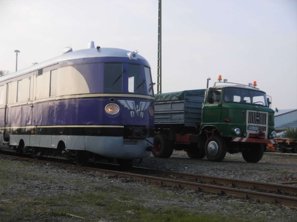 SVT 137 234 mit einem W50 LA in Egeln am 6.5.17