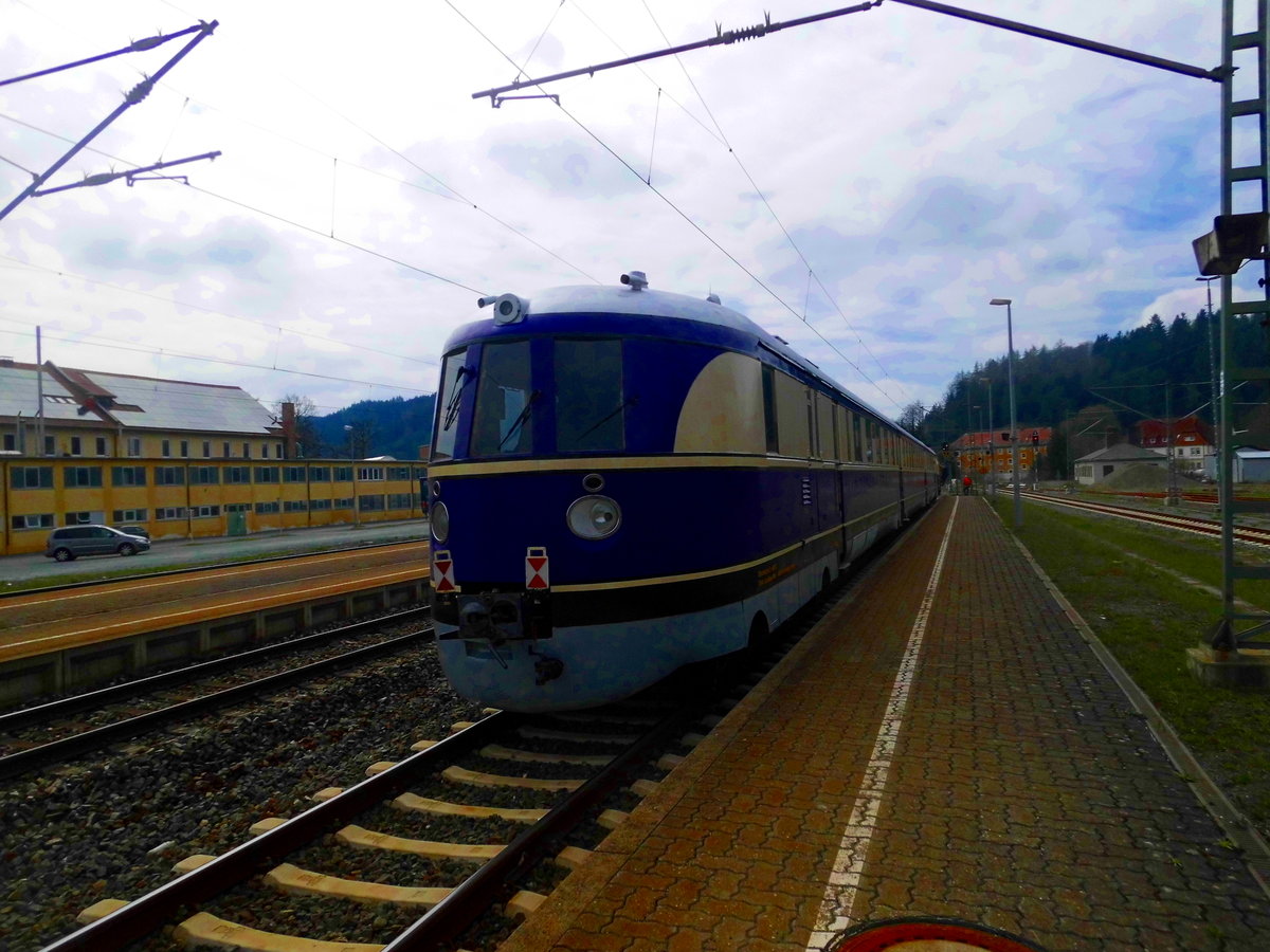 SVT 137 234 in Pressig-Rothenk. am 8.4.17