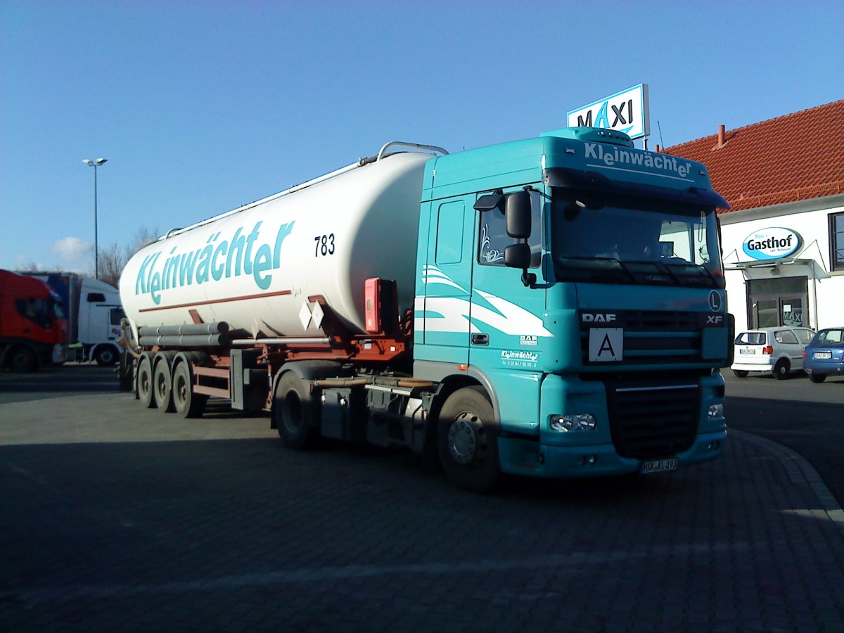 SZM DAF XF mit Chemietankauflieger der Spedition KLeinwchter gesehen auf dem Autohof in Grnstadt am 26.02.2014