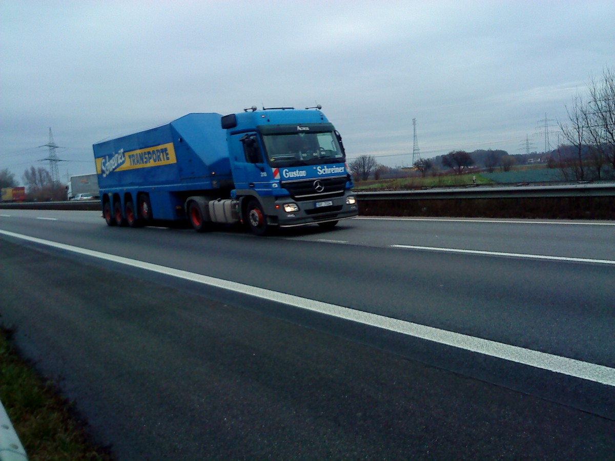 SZM Mercedes-Benz Actros 1844 mit Kofferauflieger der Spedition Gustav Schreiner gesehen auf der A 61, Hhe Raststtte Dannstadt, am 16.01.2014