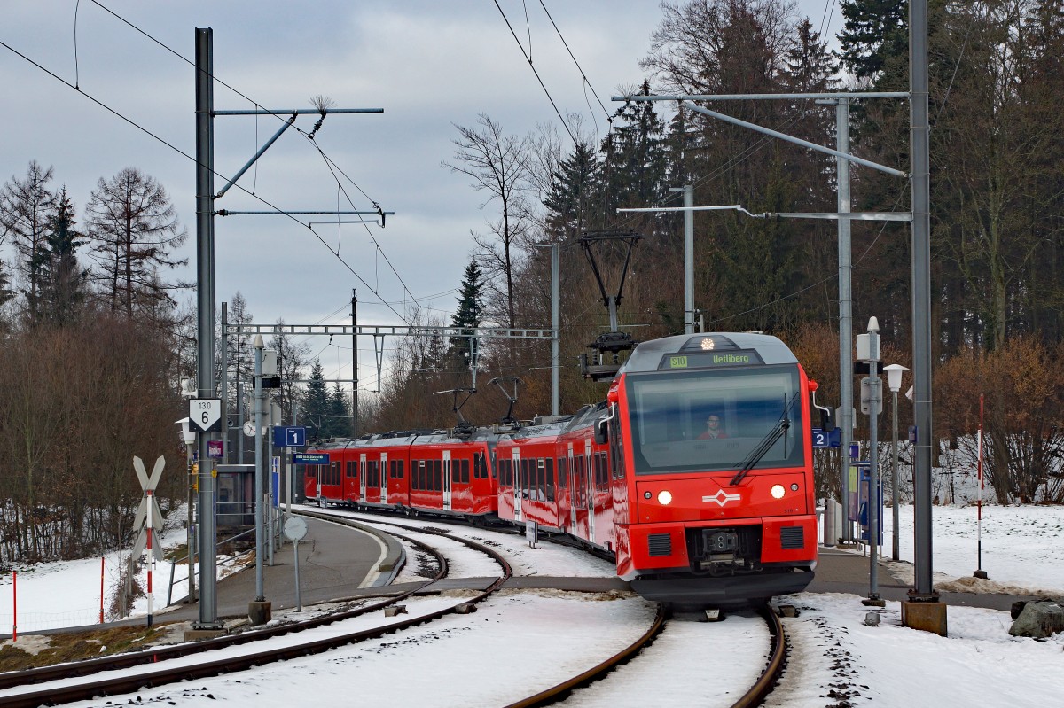 SZU: Ab Zürich HB verkehren die Züge der SZU als S 4 nach Langnau Gattikon und Sihlwald sowie als S 10 auf den Uetliberg. Doppeltraktion der S 10 mit Doppeltraktion Be510 bei Ringlikon am 23. Januar 2016. Die neuen Zweispannungs-Triebzüge können auf beiden Linien eingesetzt werden.
Foto: Walter Ruetsch  
