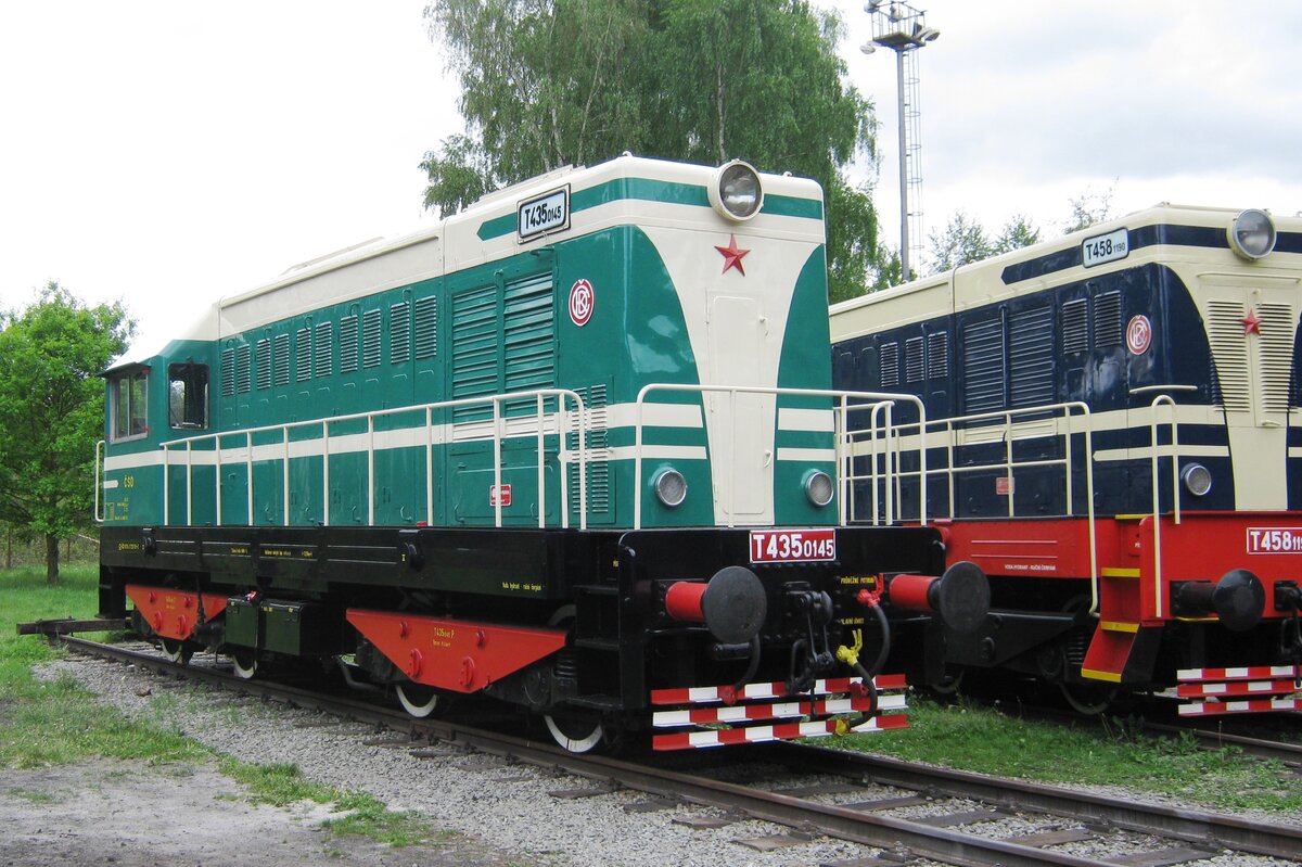 T435 0145 steht am 13 Mai 2012 ins Eisenbahnmuseum Luzna u Rakovnika. 