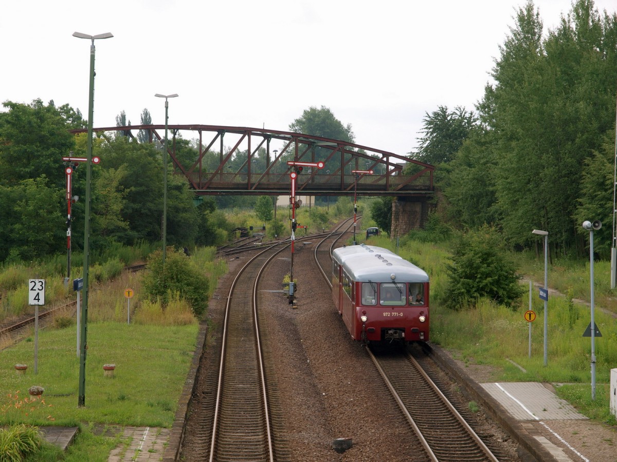 TG Ferkeltaxi 972 771-0 + 171 056-5 als DPE 33890 von Sch�nberg nach Wangen, am 12.07.2009 in Deuben. (Foto: Steffen Tautz)