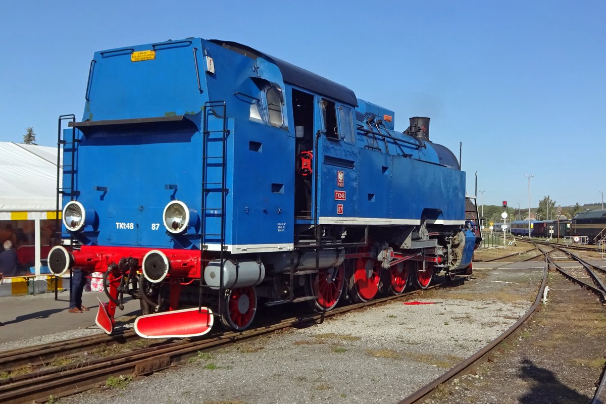 TKt 48-87 steht bei der CFV3V in Süd-Belgien ins Bw Mariembourg, 26 September 2009.