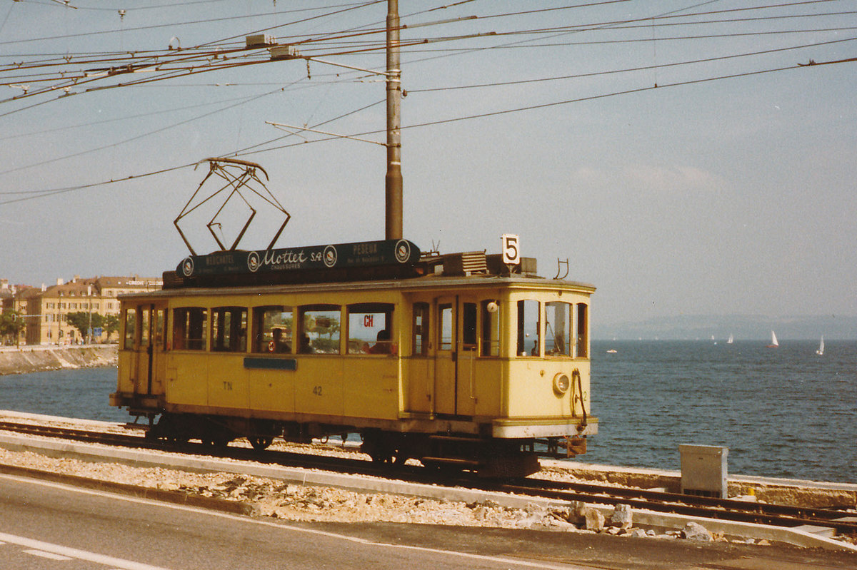 TN/TRN: Seeuferpromenade des Triebwagens 42 in Neuchtel im Juni 1981.
Foto: Walter Ruetsch 