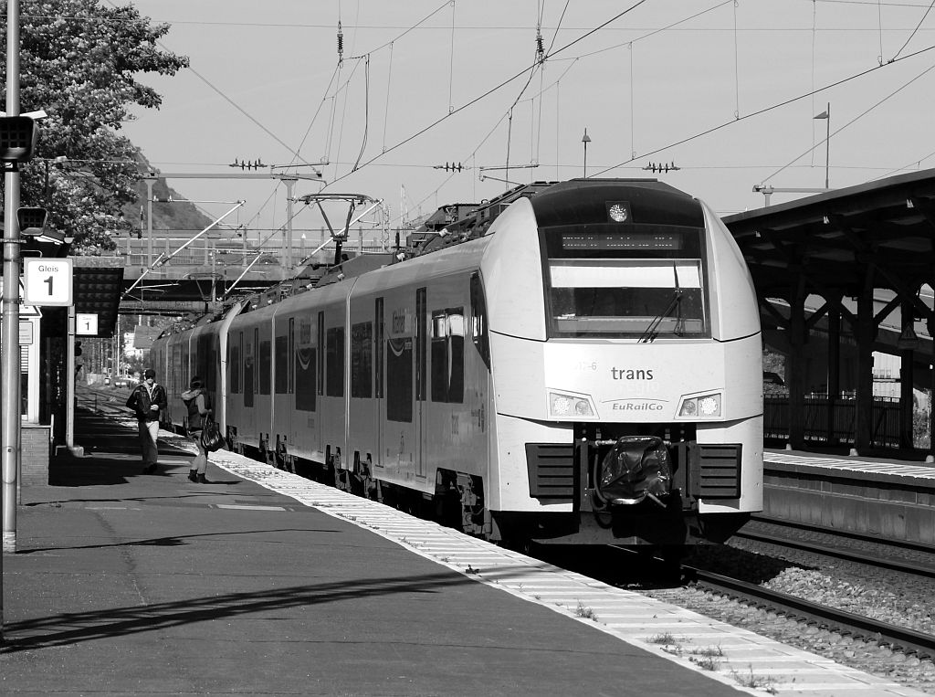 TransRegio 460 017/517 auf dem Weg nach Koblenz hier beim Halt in Brohl/Rhein. 30.09.12 (0900)