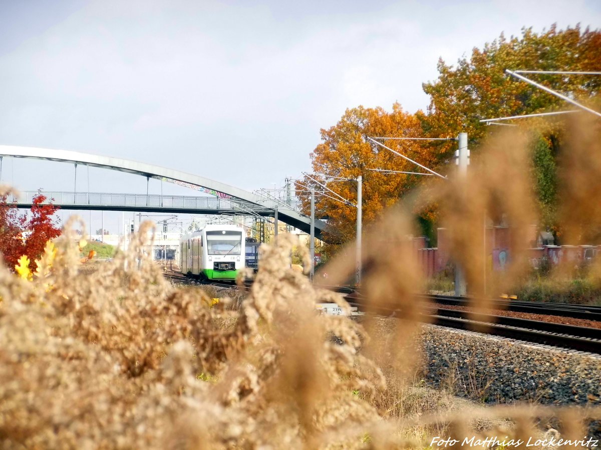 Triebwagen der Erfurter Bahn durchfhrt Leipzig-Plagwitz am 2.11.16