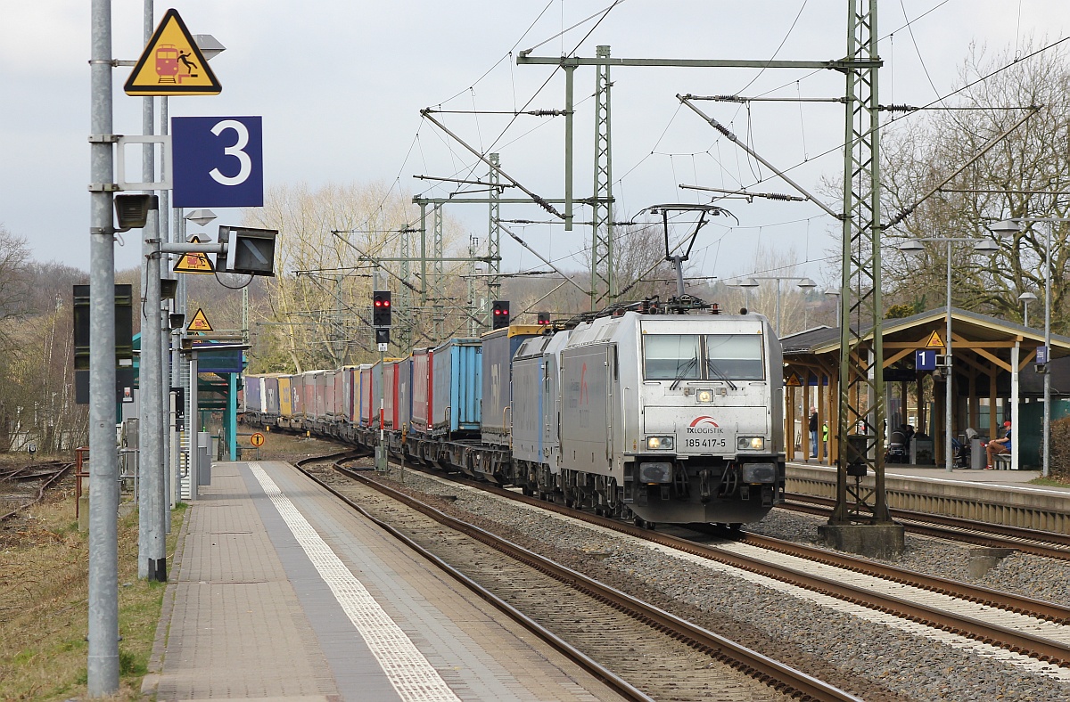TXL 0185 417-5 musste den RP Vectron 6193 801-8 und den DGS 40577 nach Verona nach Hamburg bringen. Schleswig 26.03.2017