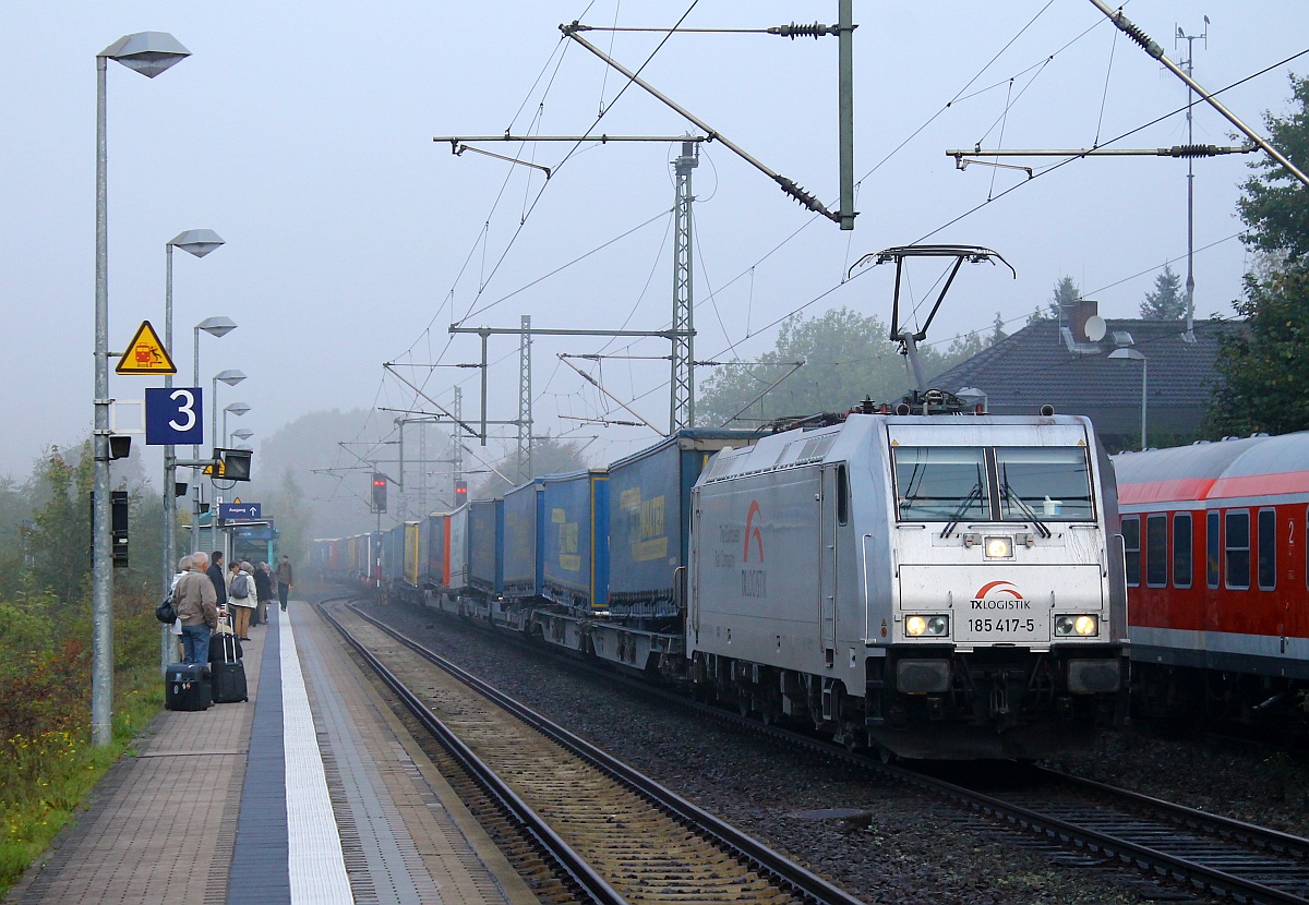 TXLA 0 185 417-5 rauscht hier mit dem neu geschaffenen DGS 42511 aus Padborg kommend durch Schleswig. 01.010.2014