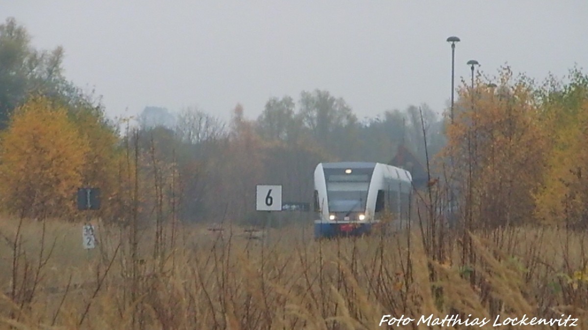 UBB GTW 2/6 bei der Einfahrt in den Bahnhof Barth am 5.11.15