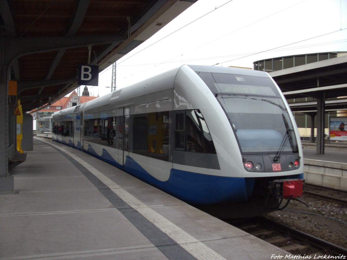 UBB GTW 2/6 mit ziel Swinemünde Centrum im Bahnhof Stralsund Hbf am 6.1.14