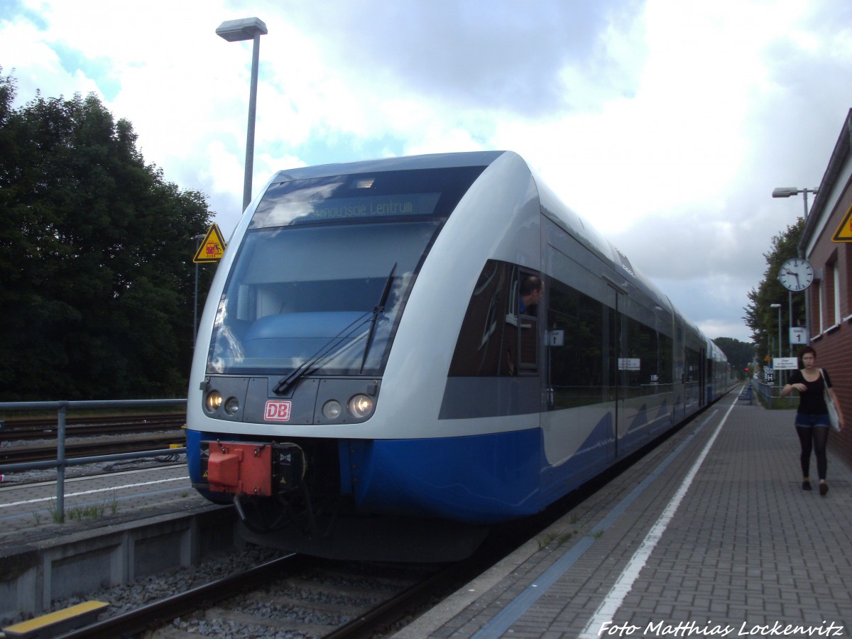 UBB GTW 2/6 mit ziel Swinemnde Centrum im Bahnhof Wolgast am 15.7.14