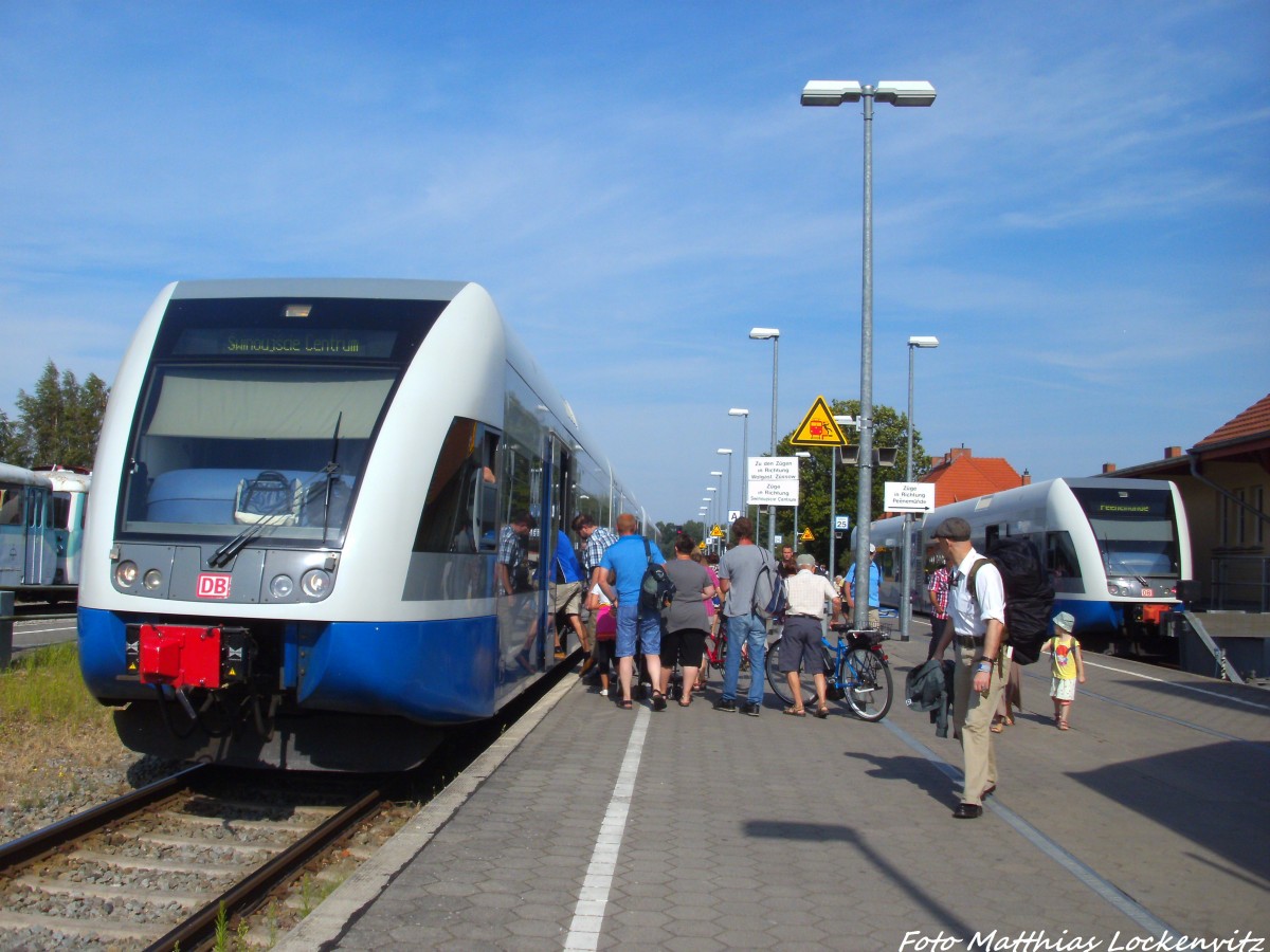 UBB GTW 2/6 mit ziel Swinemnde Centrum (PL) und Peenemnde im Bahnhof Zinnowitz am 25.7.14