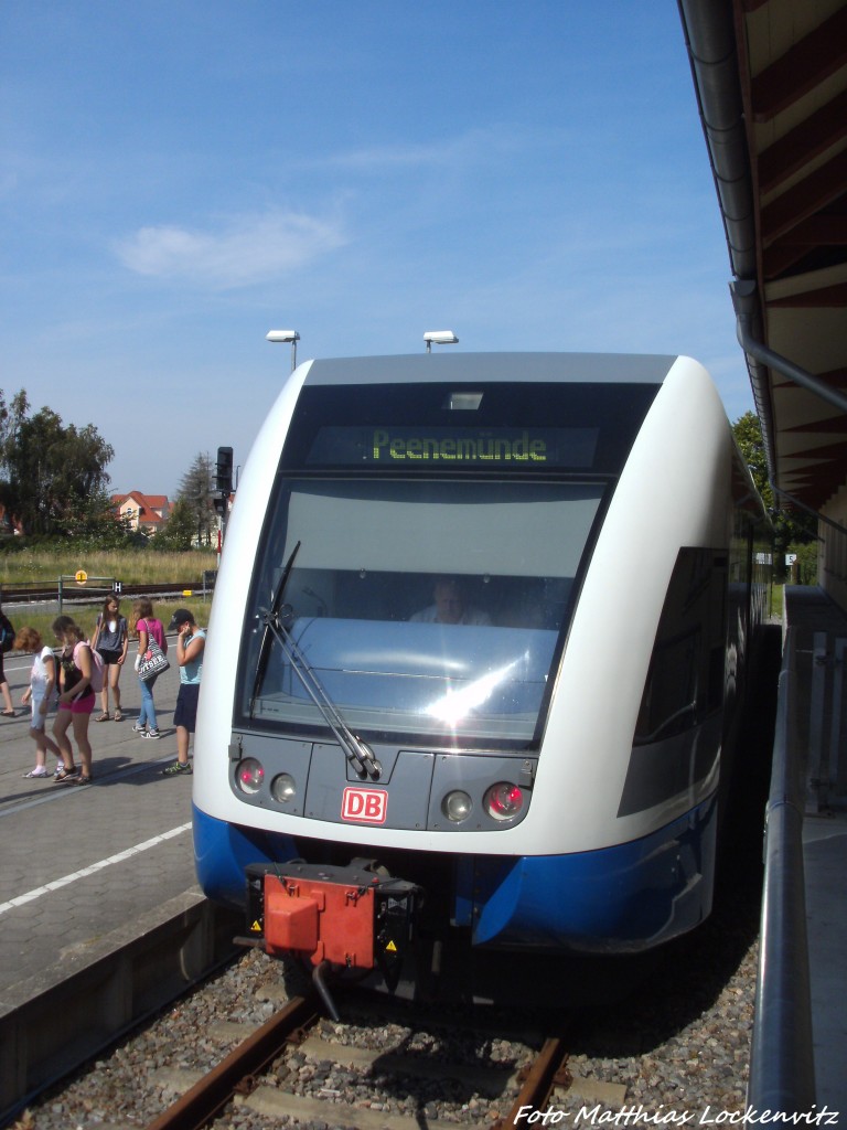 UBB GTW 2/6 mit ziel Peenemnde im Bahnhof Zinnowitz am 25.7.14