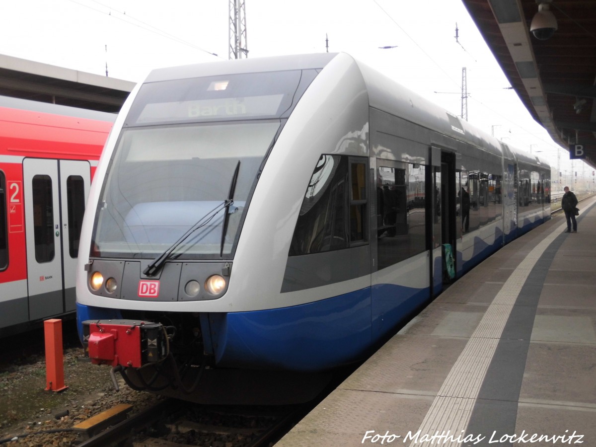 UBB GTW 2/6 mit ziel Barth im Bahnhof Stralsund Hbf am 2.11.15