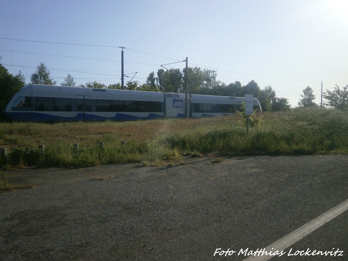 UBB GTW 2/6 mit ziel Stralsund Hbf beim verlassen des Bahnhofs Martensdorf am 29.5.15