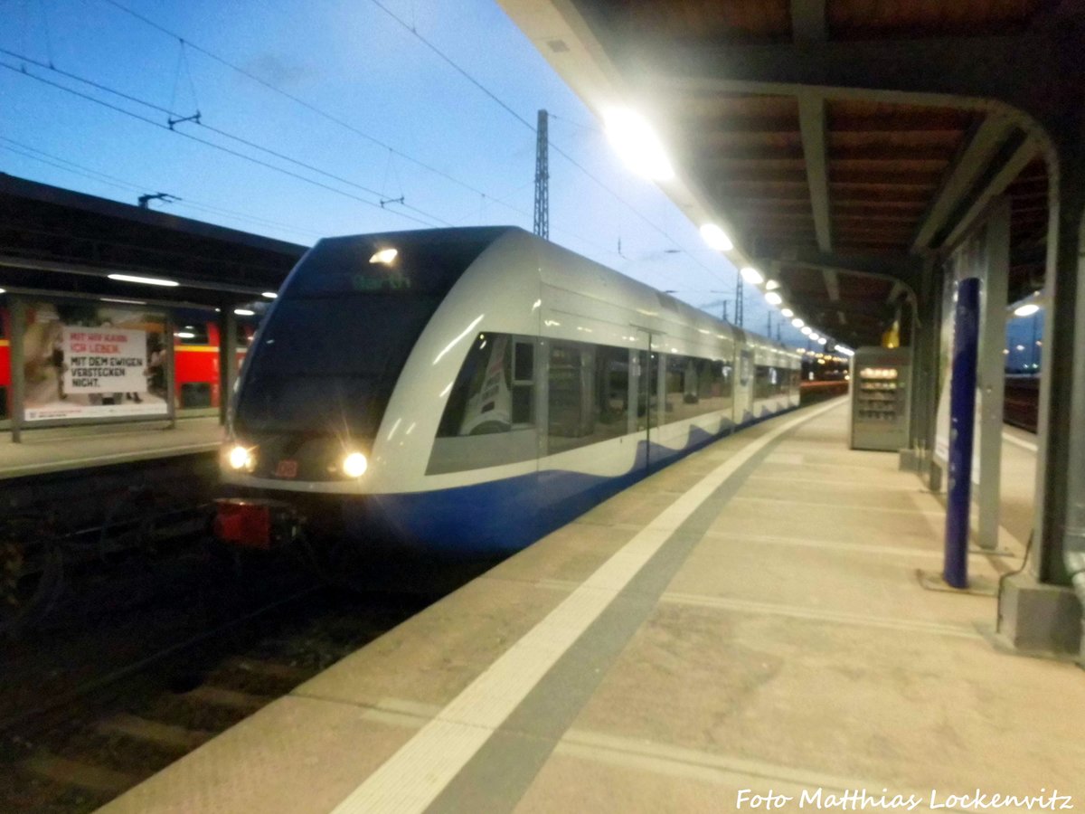 UBB GTW 2/6 mit ziel Barth im Bahnhof Stralsund am 27.12.16