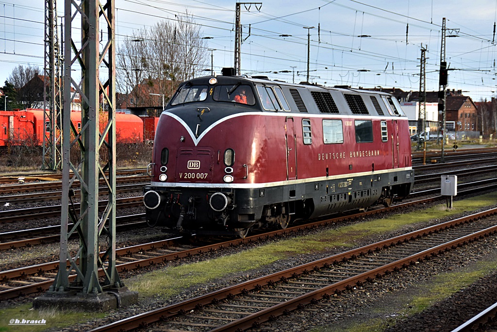 V 200 007 beim umsetzen im bf hildesheim,am 05.12.15