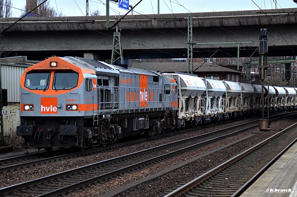 V 330.4 fuhr mit einen ganzzug durch hh-harburg,06.03.15