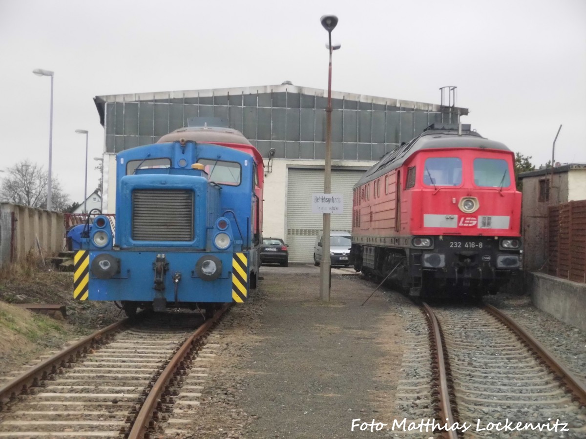 V15 und 232 416 der LEG vor der Werkstatt in Delitzsch am 15.2.16