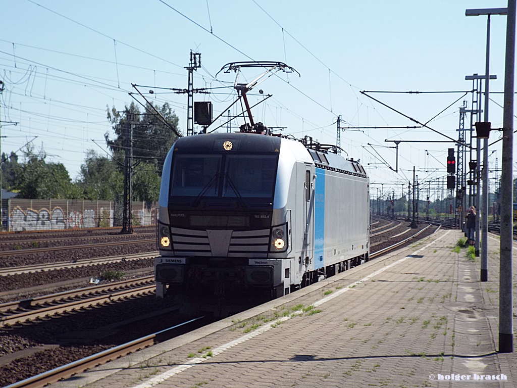 vectron 193 803-4 fuhr solo am 07.09.13 durch hh-harburg