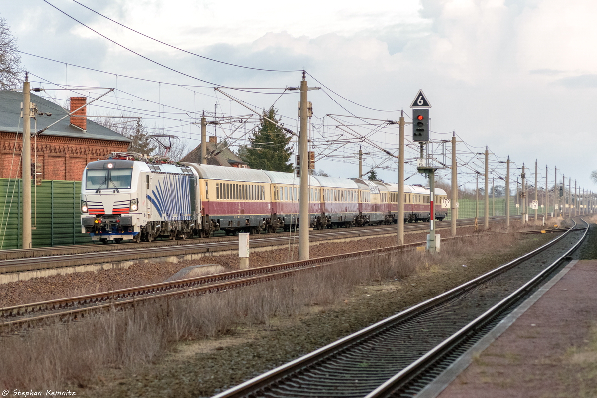 Vectron Lokomotion-Zebra 193 772-1  Viola  mit dem AKE Rheingold von Dresden Hbf ber Leipzig und Berlin nach Koblenz Hbf in Growudicke. 02.01.2017