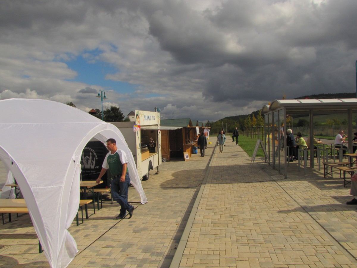 Verkaufs- und Infost�nde am 27.09.2015 zum Bahnhofsfest des Finnebahnvereins in Laucha.