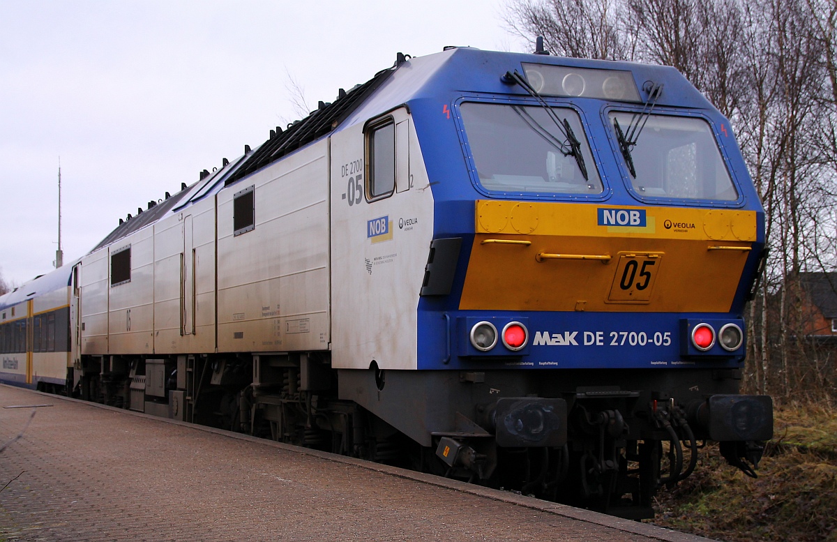 VL/NOB 251 005-5/MaK DE2700-05(HU/VL/14.08.12)als Schublok einer NOB nach Hamburg-Altona. Husum 08.02.2014