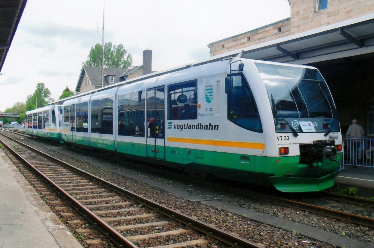 VogtlandBahn VT 33 steht am 22 Mai 2010 in Neuenmarkt-Wirsberg.