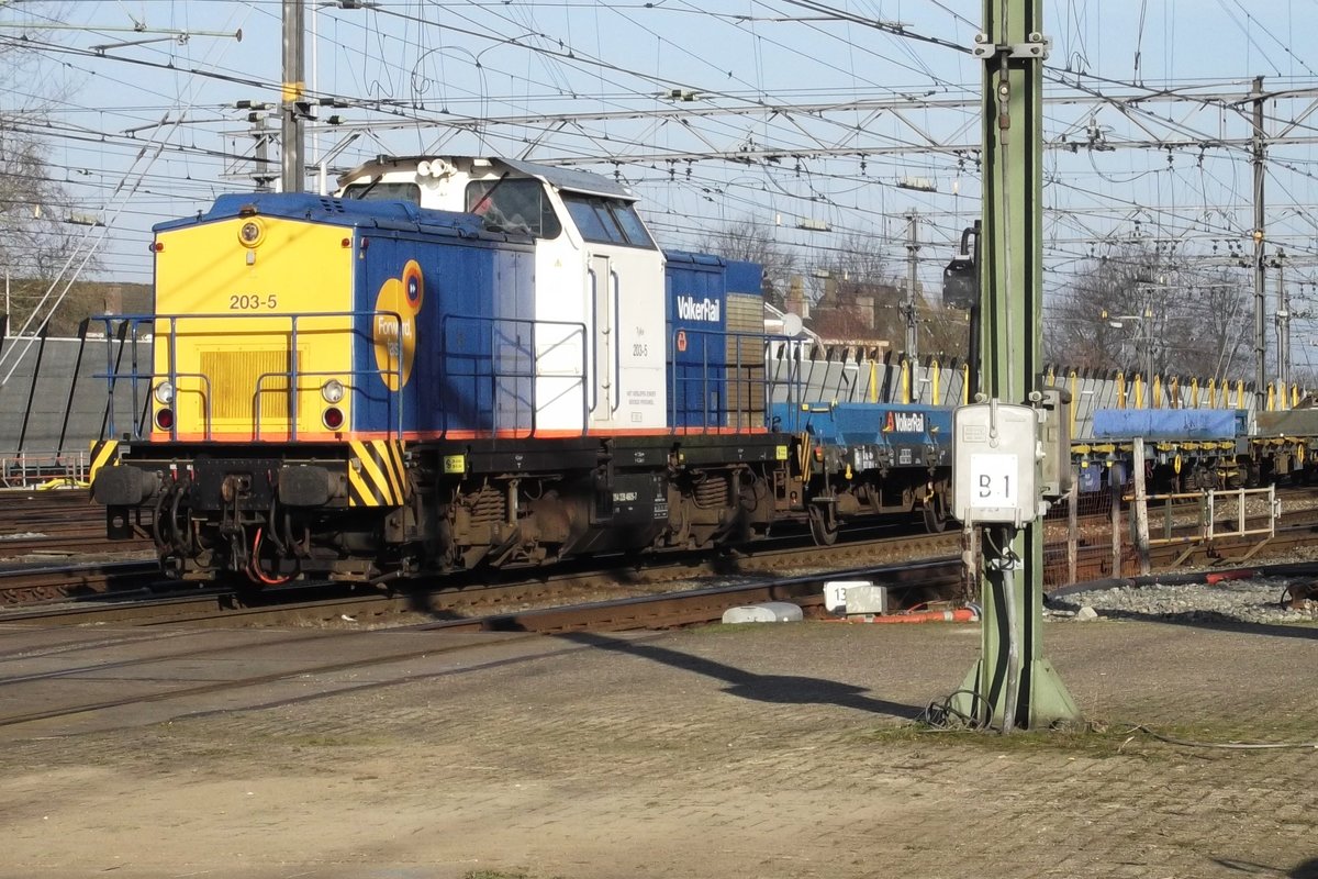 Volker Rail 203-5 an die Arbeit in Utrecht Centraal am 9 März 2014. 