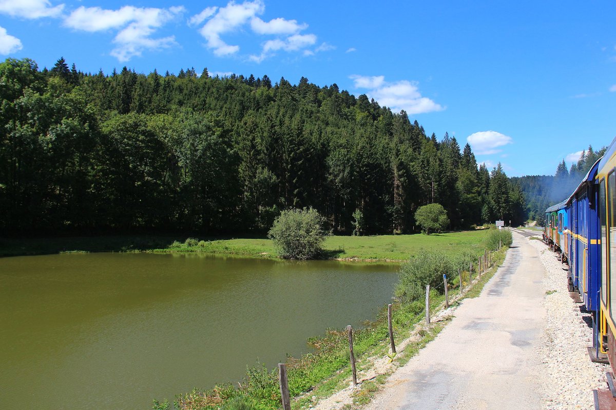 Vorbei am idyllischen See auf der Passhhe. 11.August 2018 