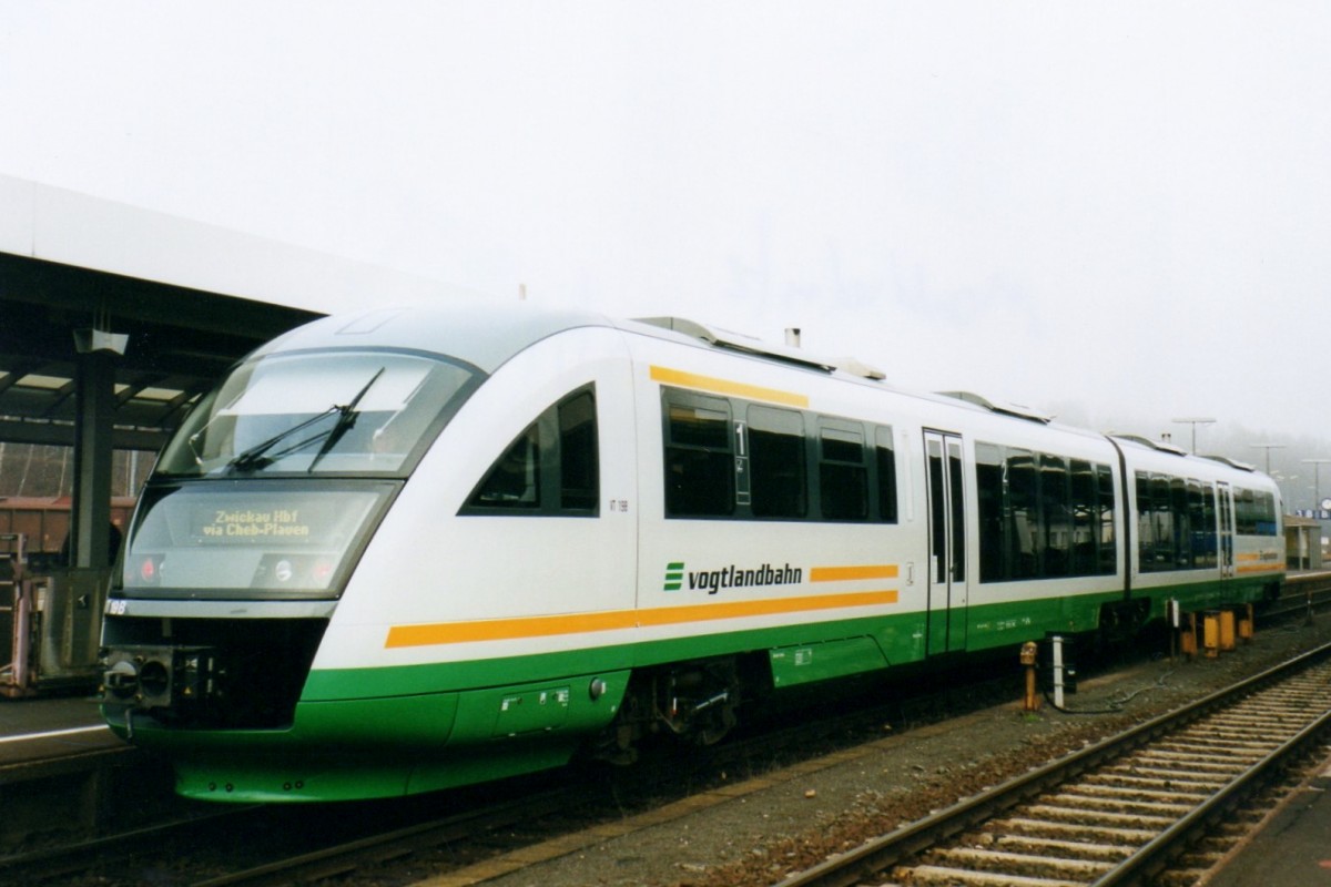 VT 19 der VOgtlandbahn steht am 26 Dezember 2003 in Marktredwitz.