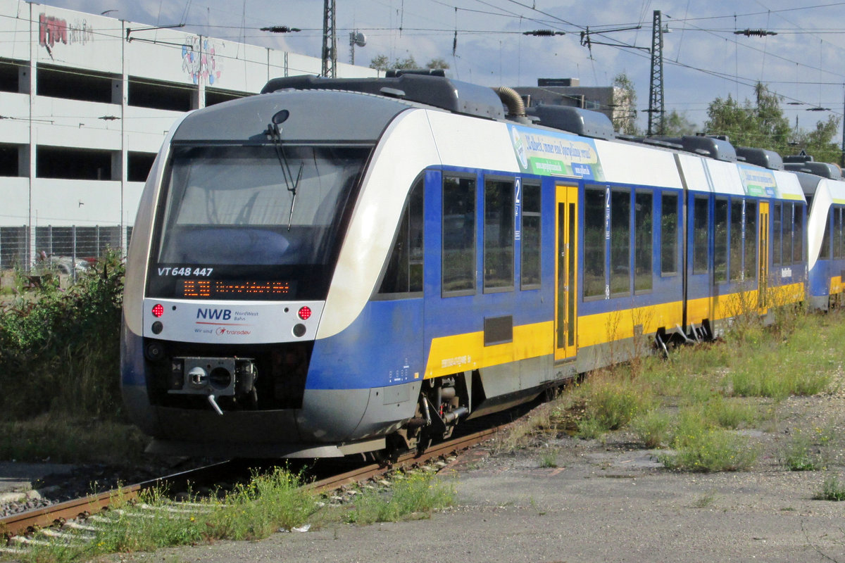 VT 648 447 treft am 16 September 2016 in Krefeld Hbf ein.