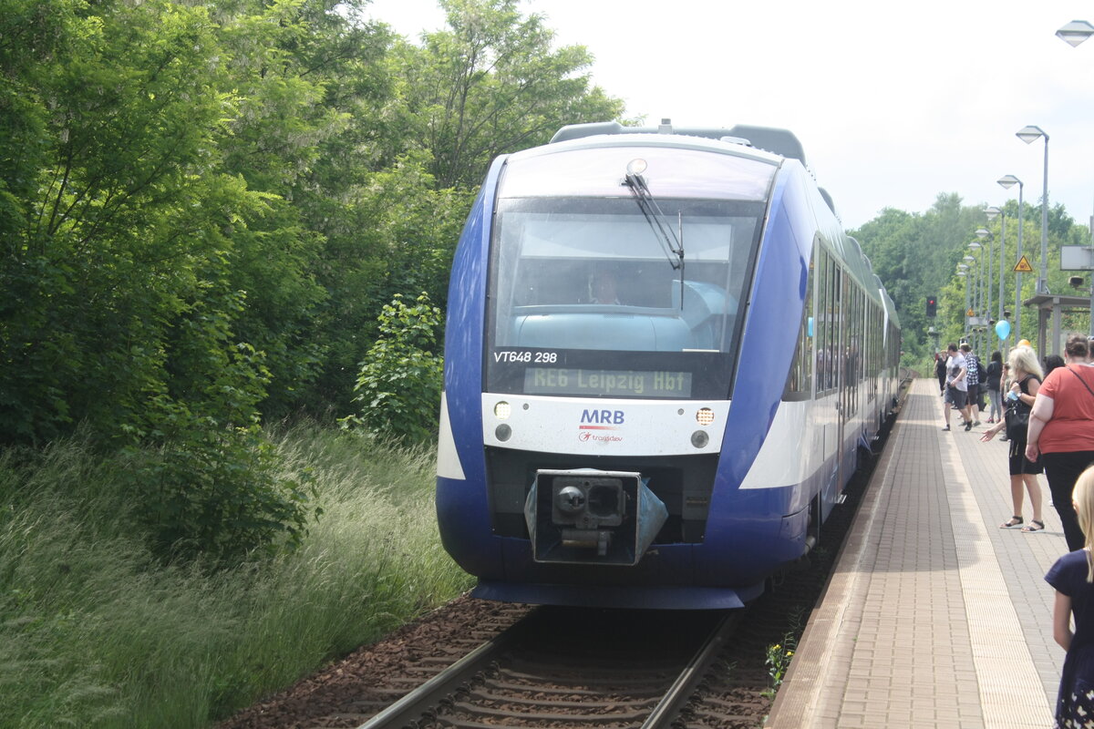 VT 702 und VT 648 298/798 im Bahnhof Burgstdt am 4.6.22