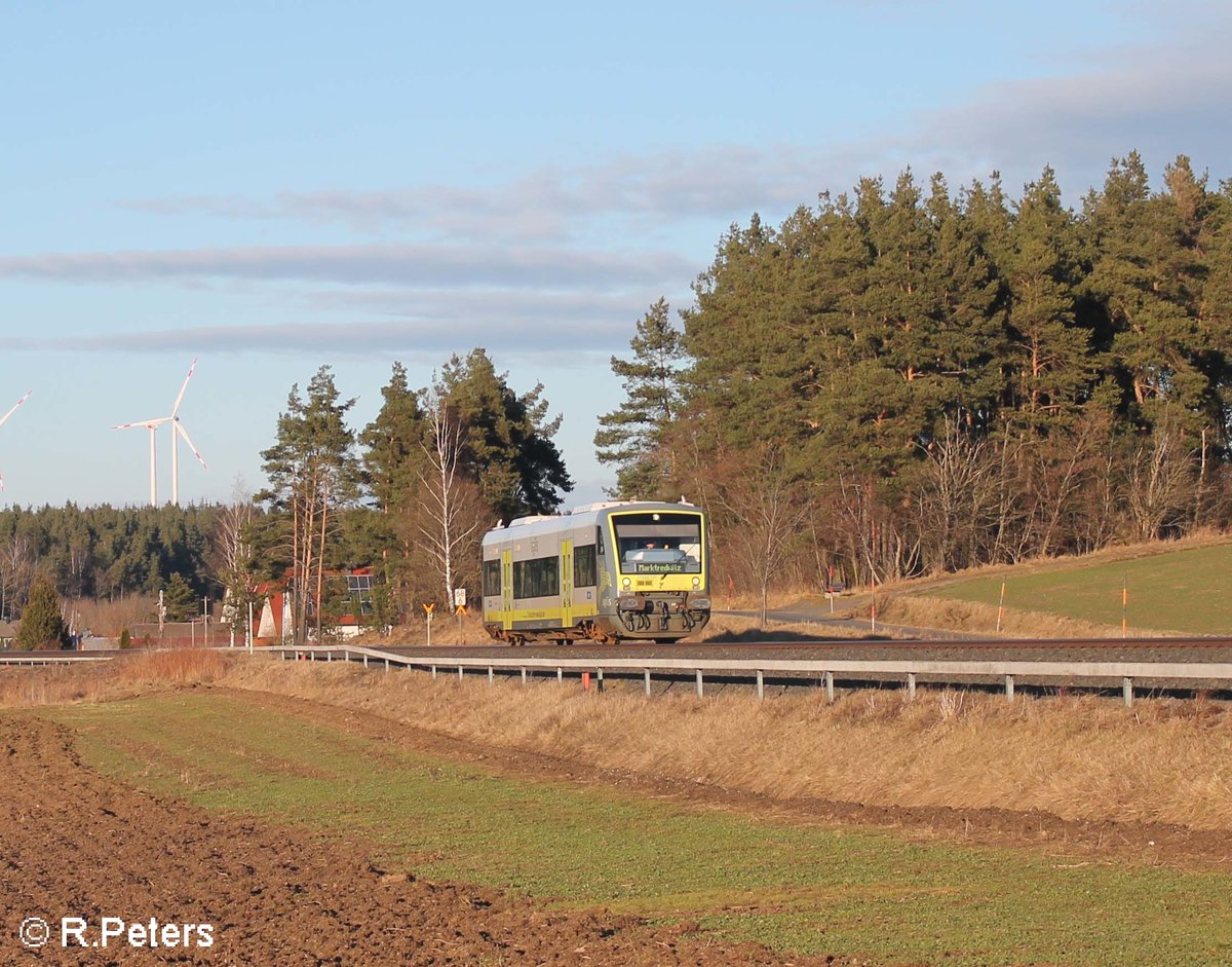 VT650.707 zieht als ag84674 Bad Steben - Marktredwitz bei Marktleuthen. 26.02.16