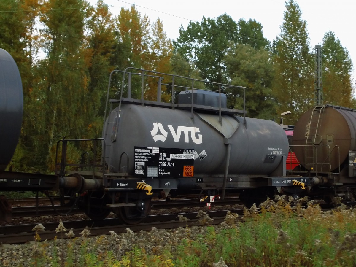 VTG Zcs 7366 212 mit sehr giftigem Phosphortrichlorid in Leipzig-Thekla, 09.10.2013.