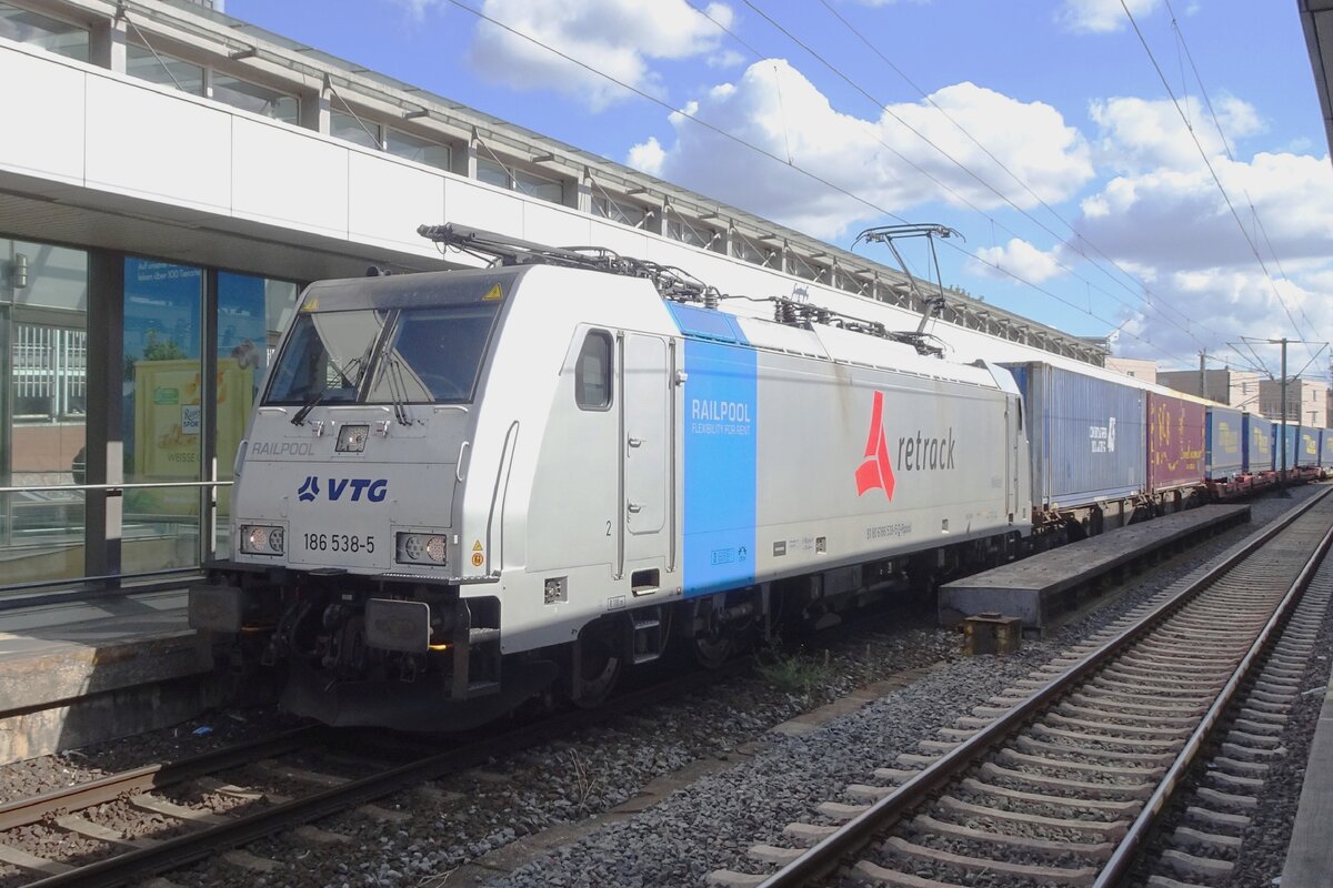 VTG/ReTrack 186 538 durchfahrt Hannover Hbf am 21 September 2022. Wegen bauarbeiten an die Strecke bei Nienburg wurden Guterzge in September ber Hannover Hbf statt Hannover-Linden umgeleitet.